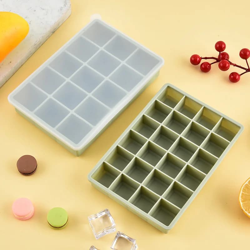 Bandeja para cubitos de hielo cuadrada de 24 compartimentos con tapa