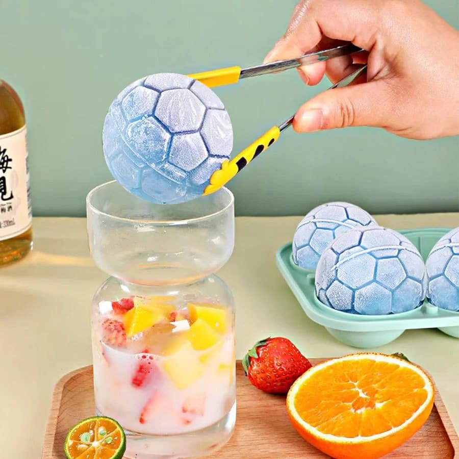 Bandeja para cubitos de hielo de fútbol de 4 cavidades con tapa